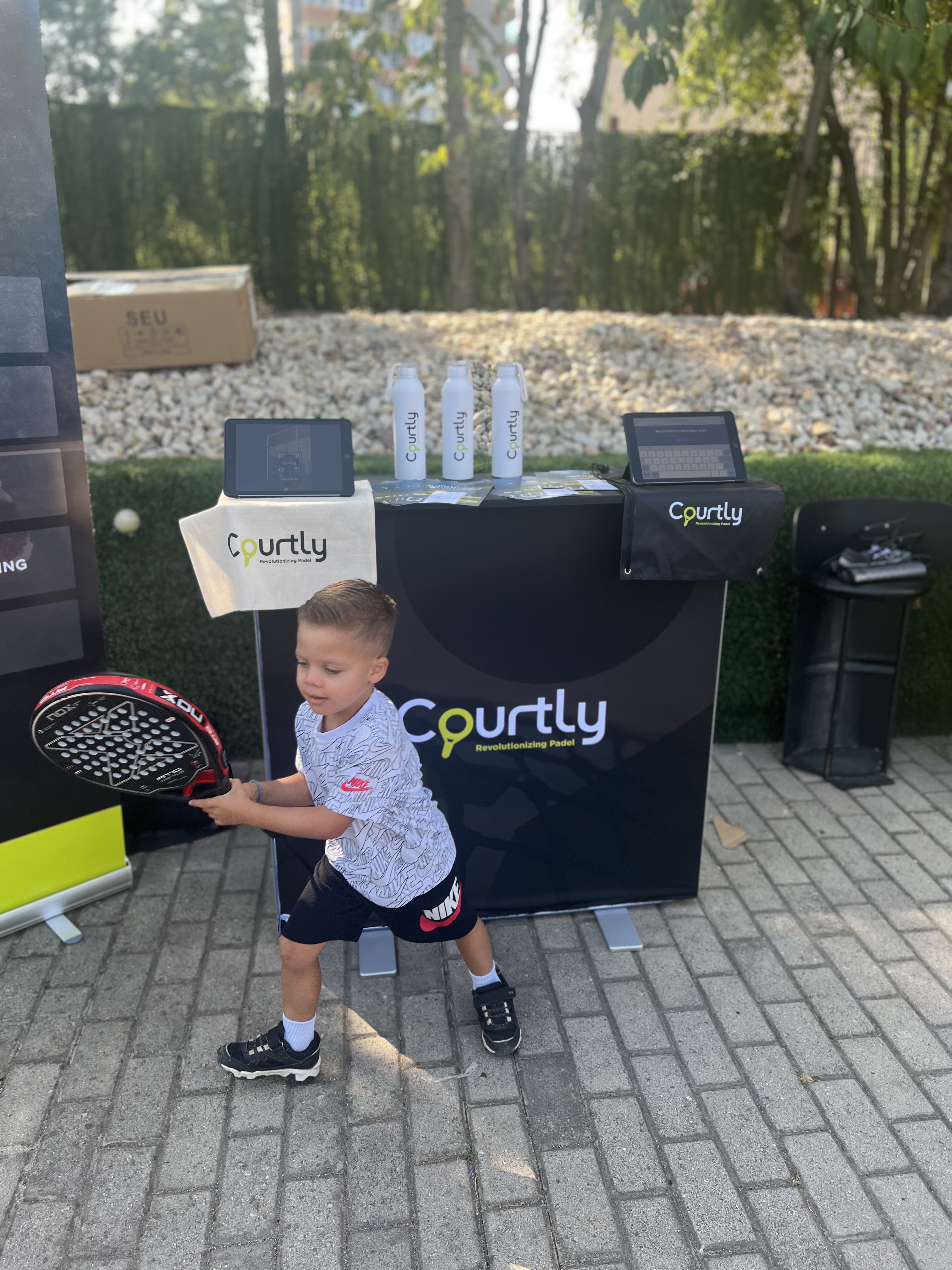 Courtly padel