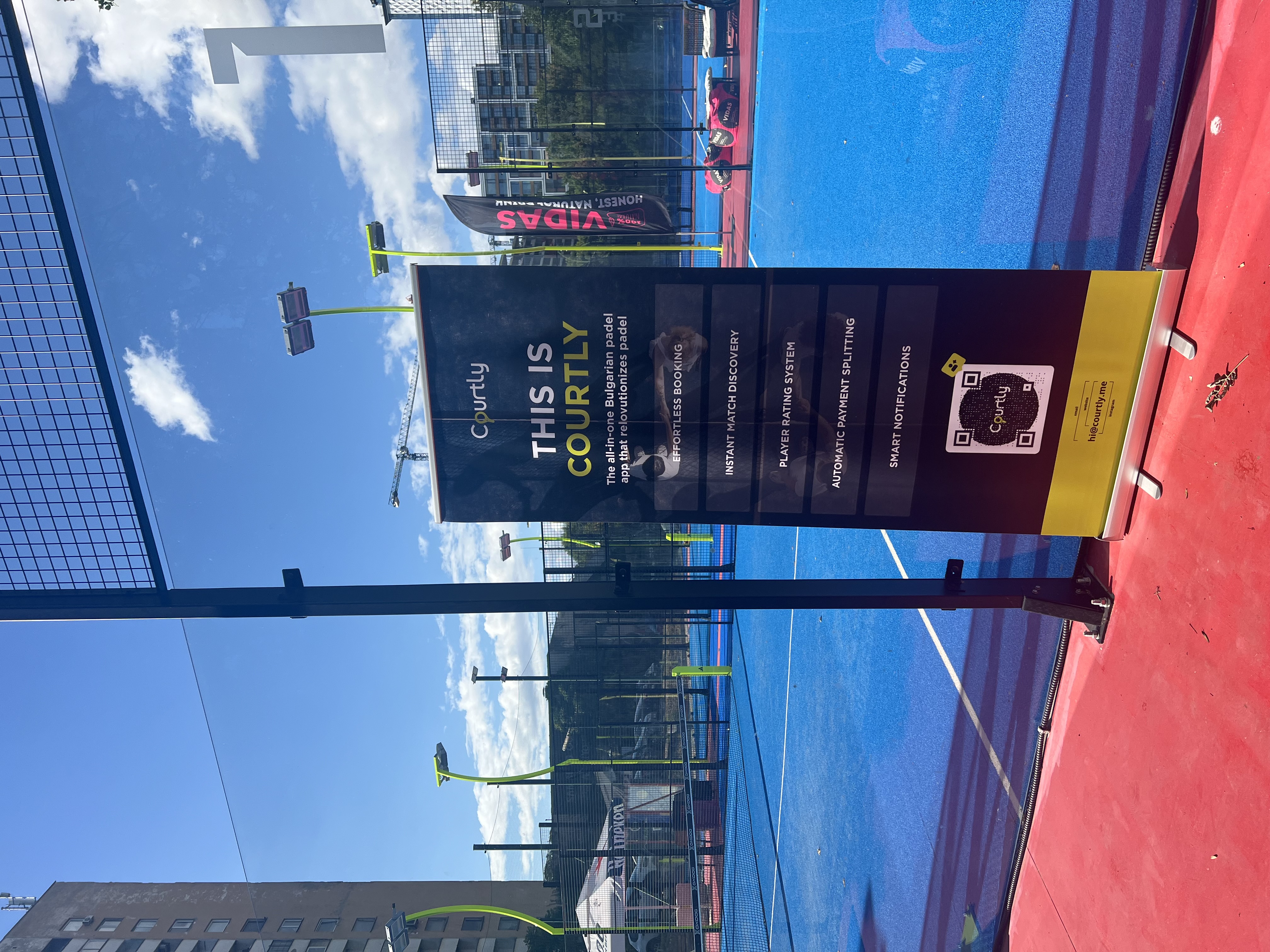 Courtly padel